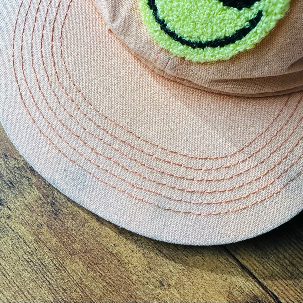 AMBSN Smiley Hat - Picture 2 of 3